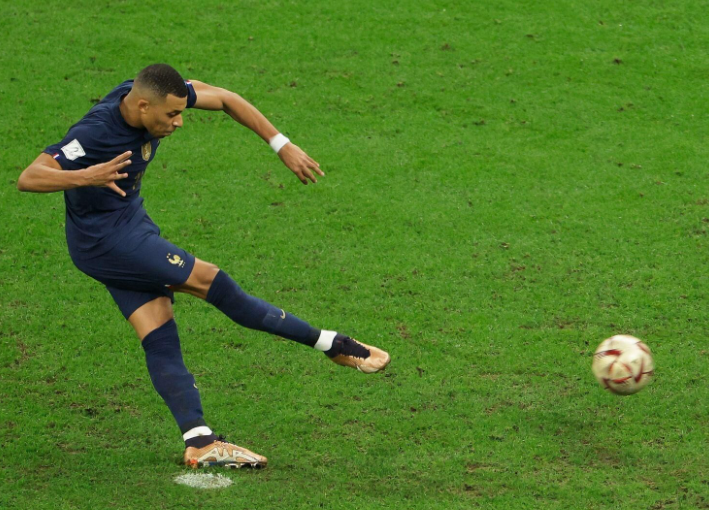Góc Nhìn 188M: Kane 73 bàn, Mbappe ba Chiếc giày vàng, Yamal vô địch World Cup! Quả bóng vàng nên chọn số liệu hay danh hiệu?