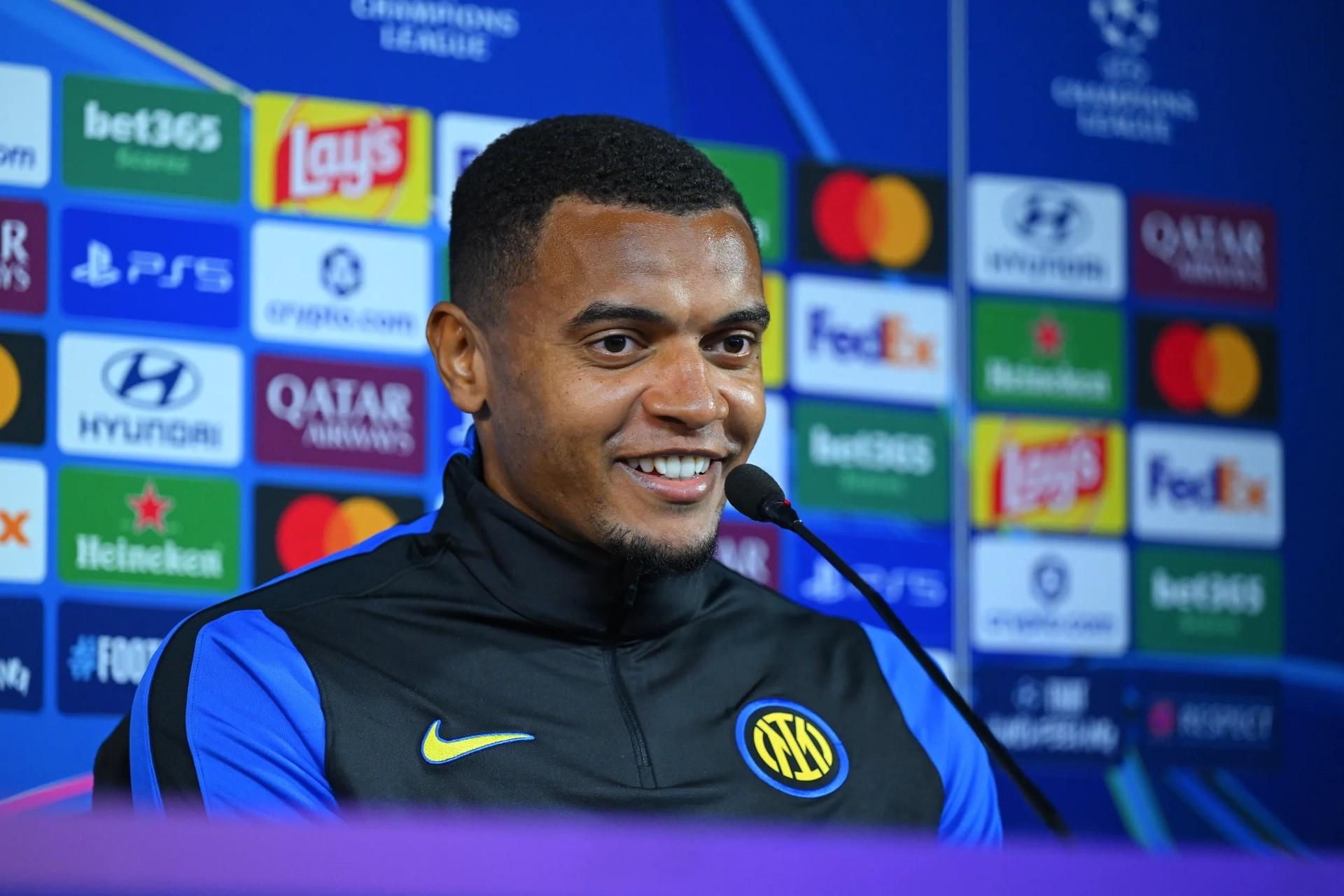 Góc Nhìn 188M: Akanji: Tôi vẫn giữ liên lạc với những người bạn ở Man City, nhưng tôi không quá lo lắng về chuyện ở đó